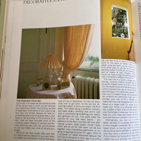The Laura Ashley Book of Home Decorating - Vintage 1982-85 - Picture 8 of 11